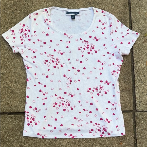 Karen Scott 100% cottonWhite Tee with Pink Heart Pattern. Size PM - Picture 1 of 5